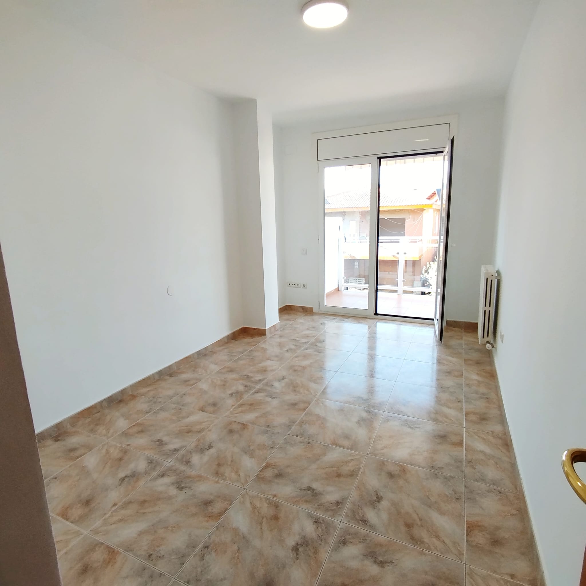 Casa amb garatge i llar de foc