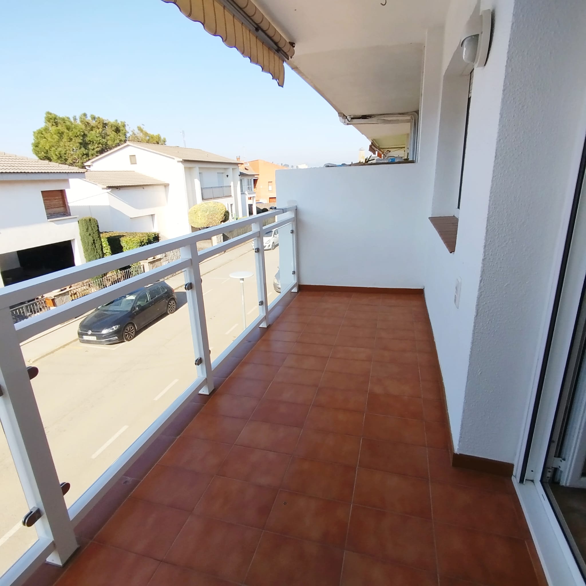 Casa amb garatge i llar de foc