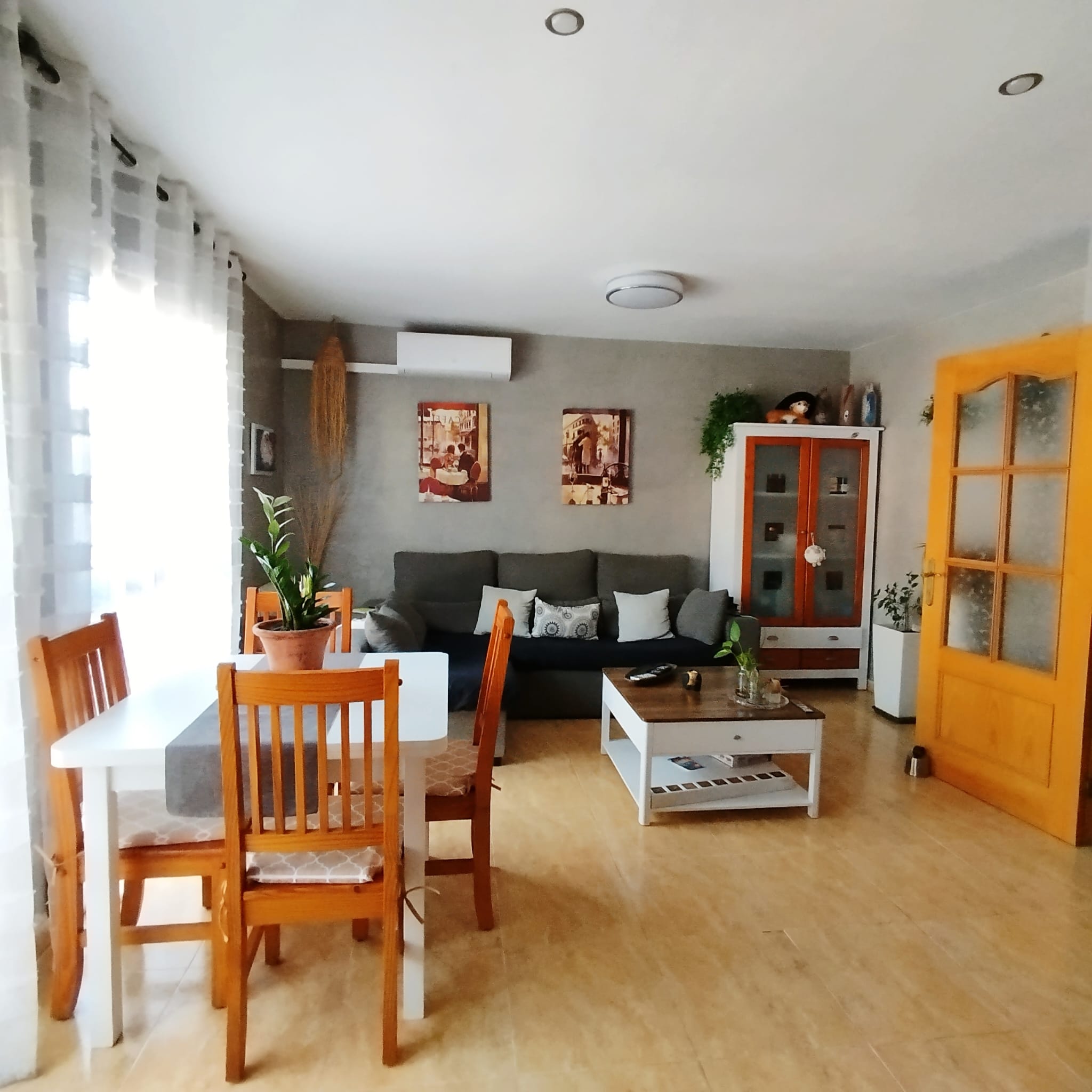 Casa adossada amb terrassa