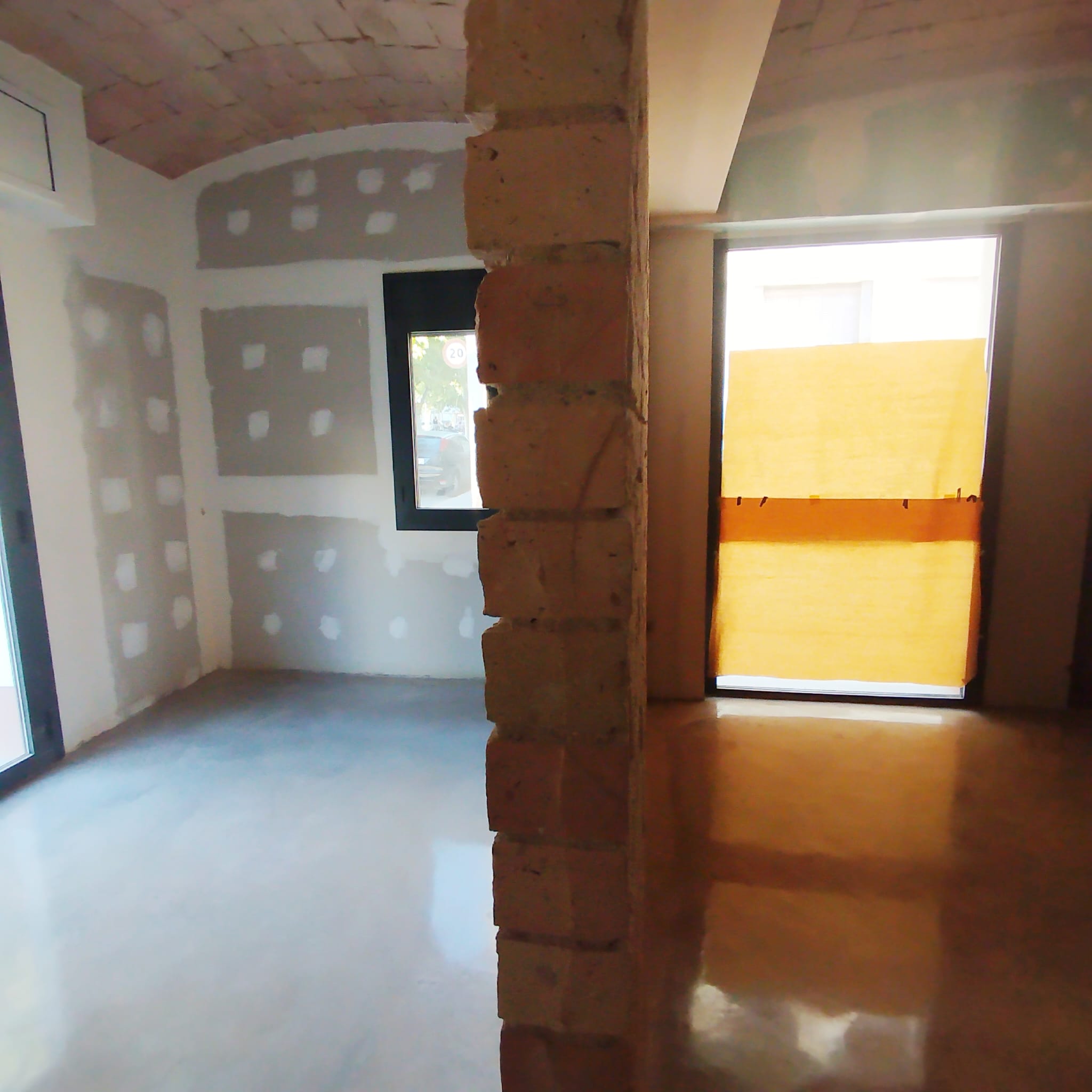 Local comercial cèntric i amb visibilitat