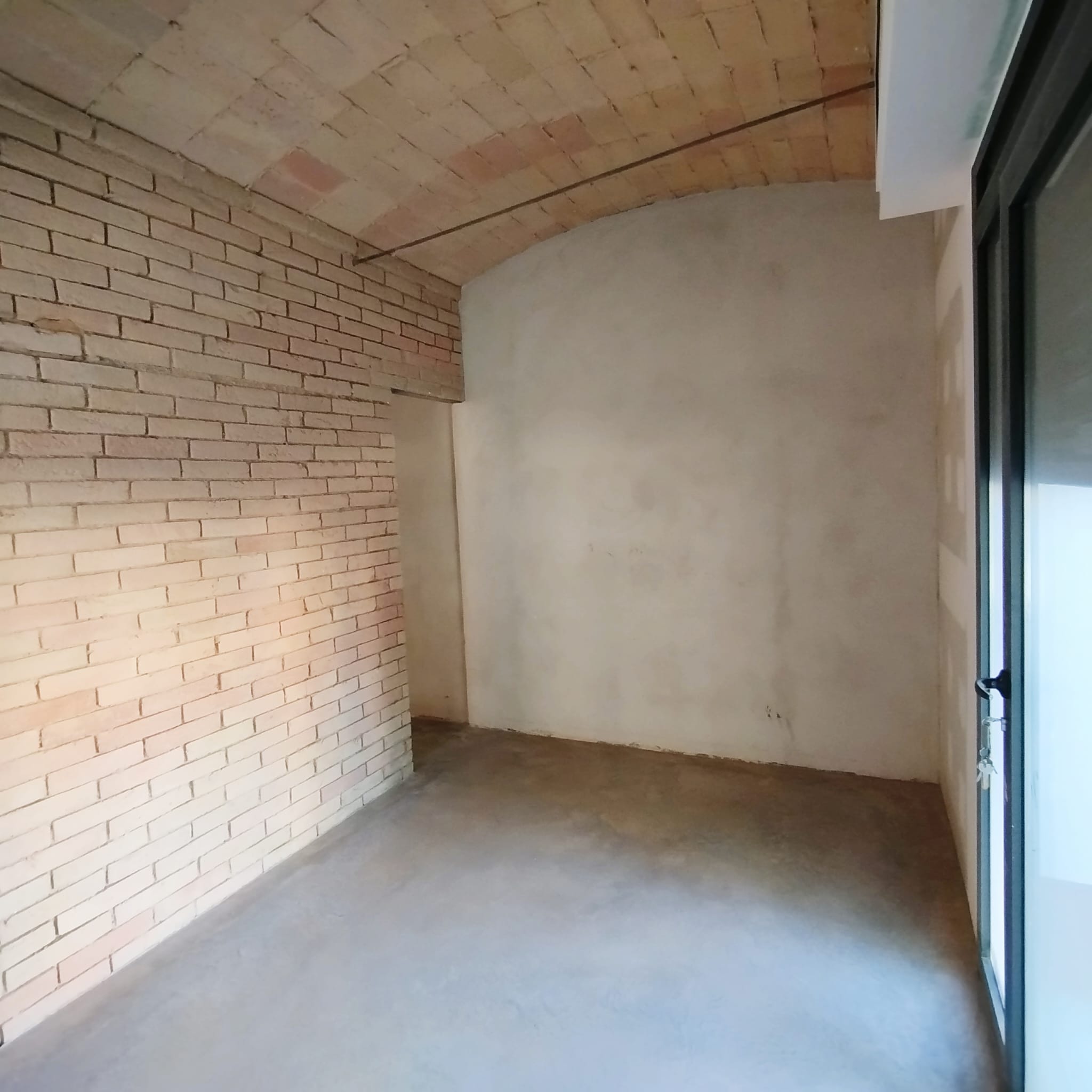 Local comercial cèntric i amb visibilitat