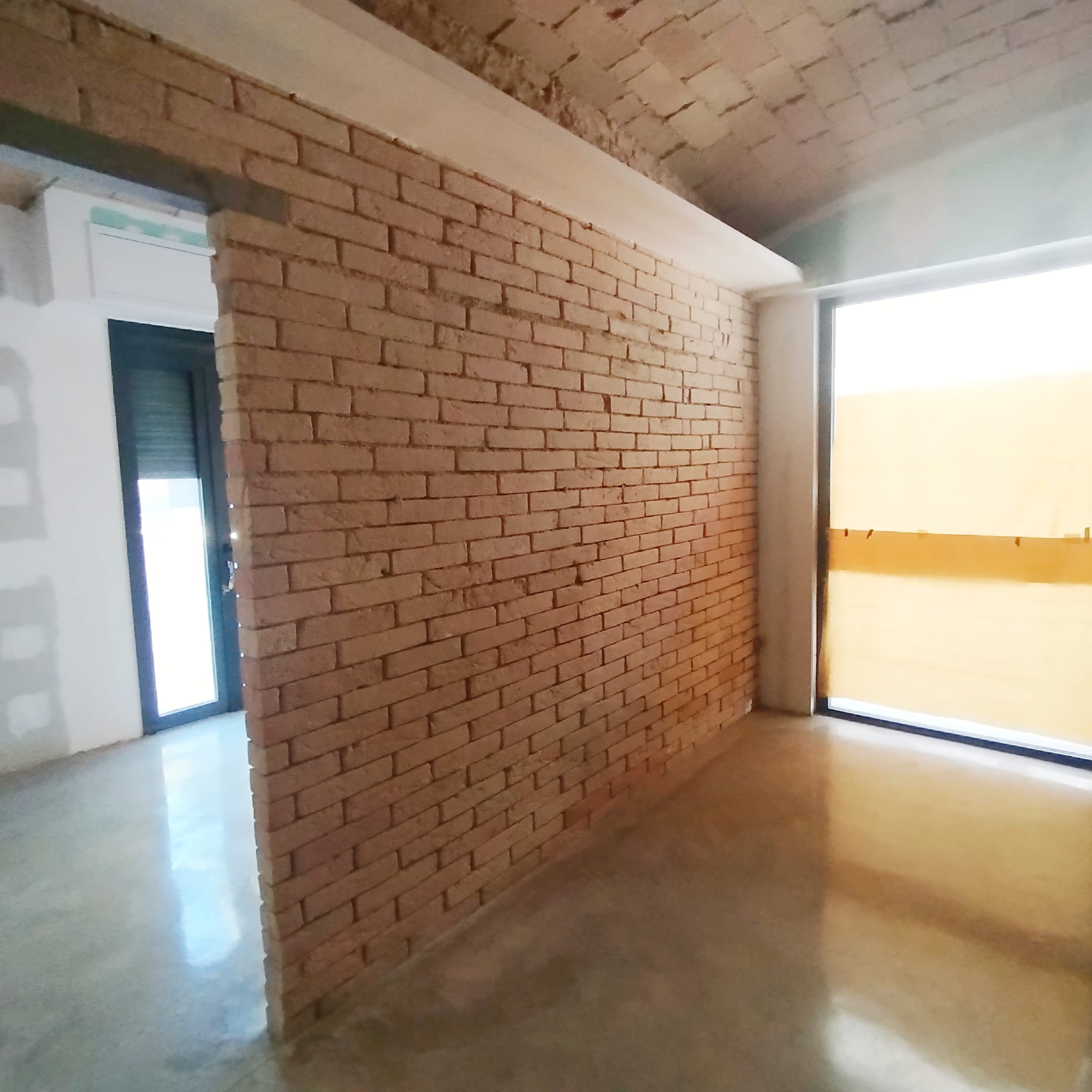 Local comercial cèntric i amb visibilitat