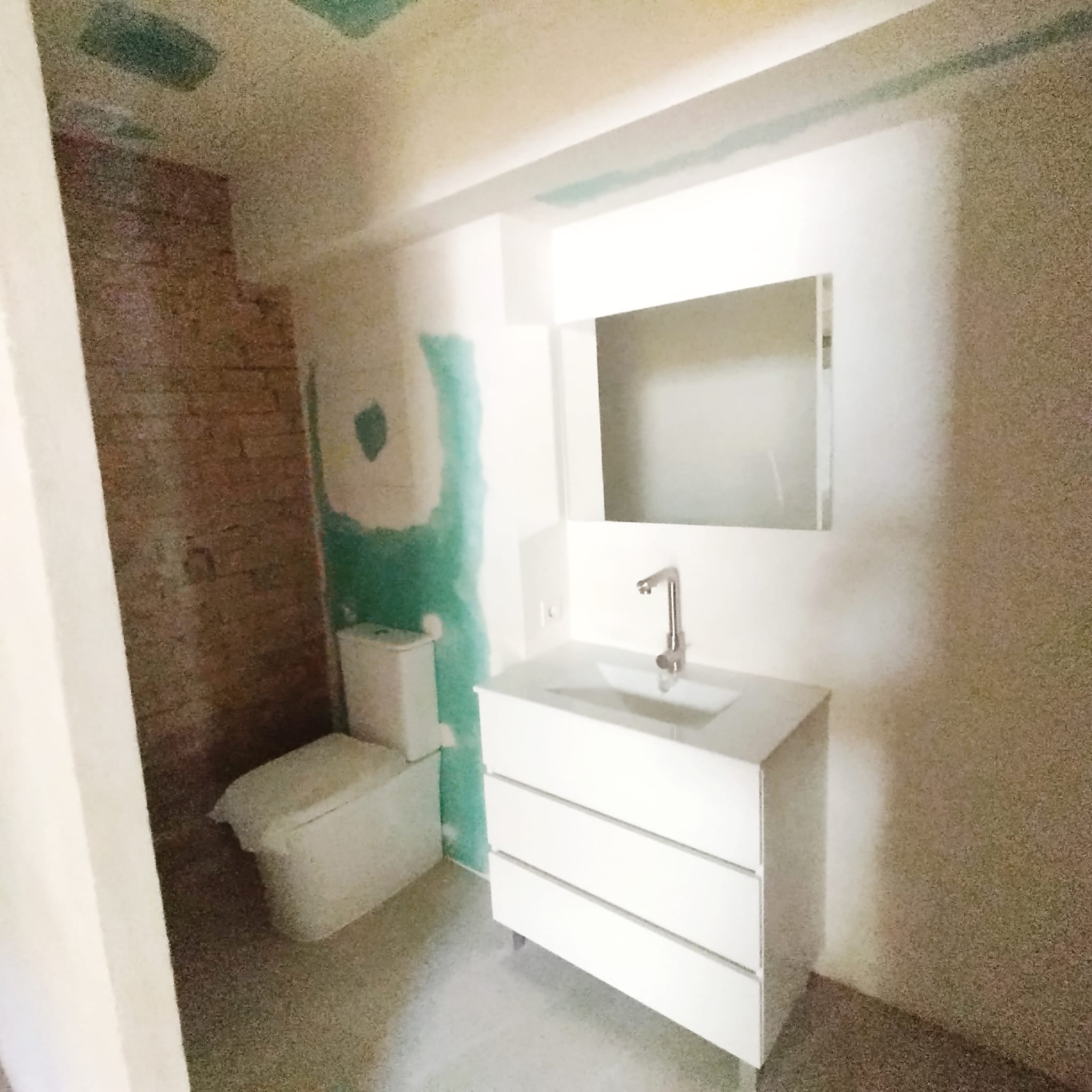 Local comercial cèntric i amb visibilitat