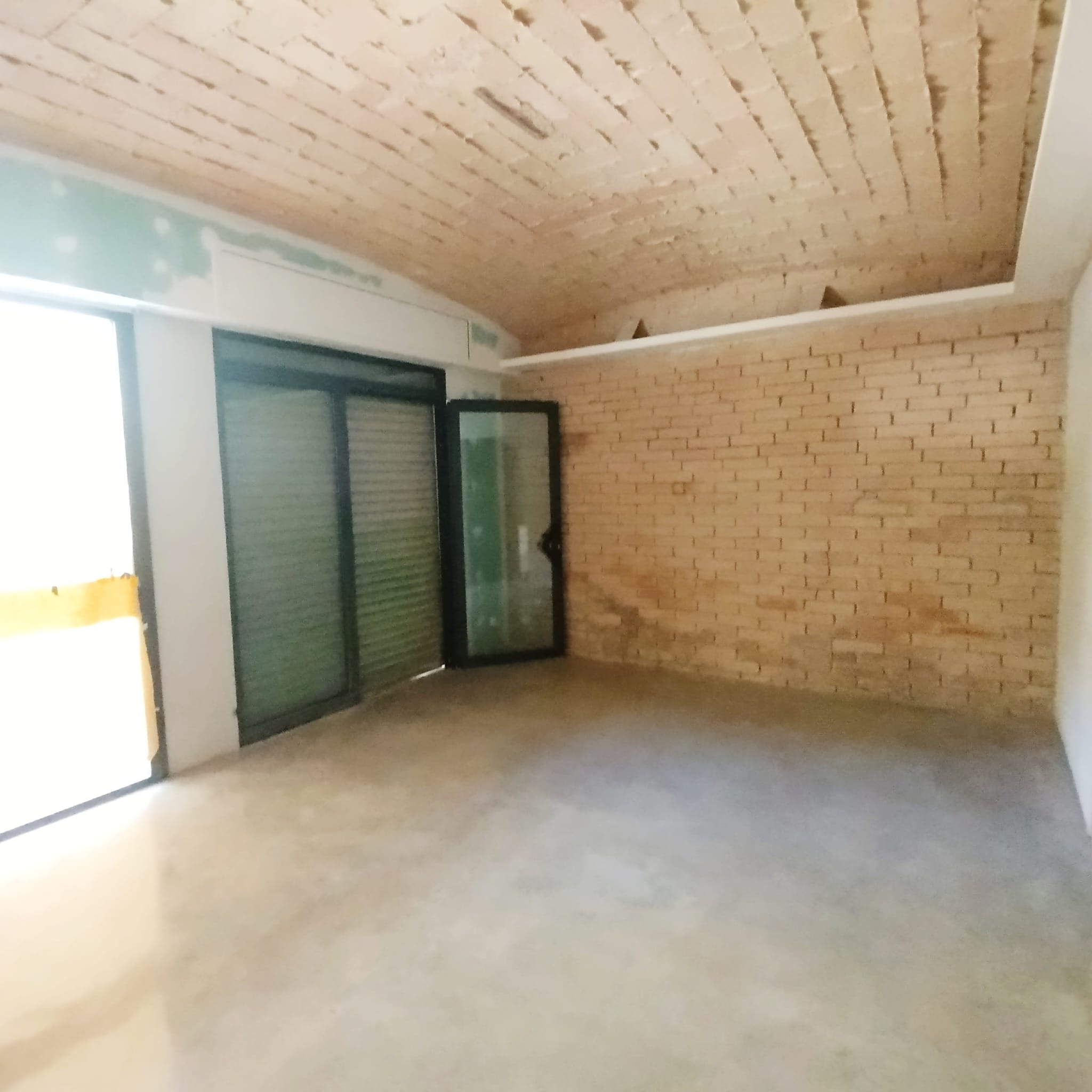 Local comercial cèntric i amb visibilitat